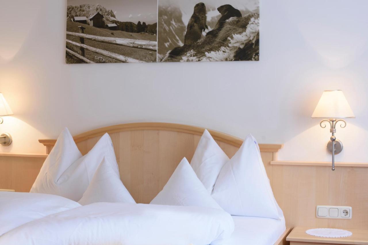 Hotel Silbertal Rum bild