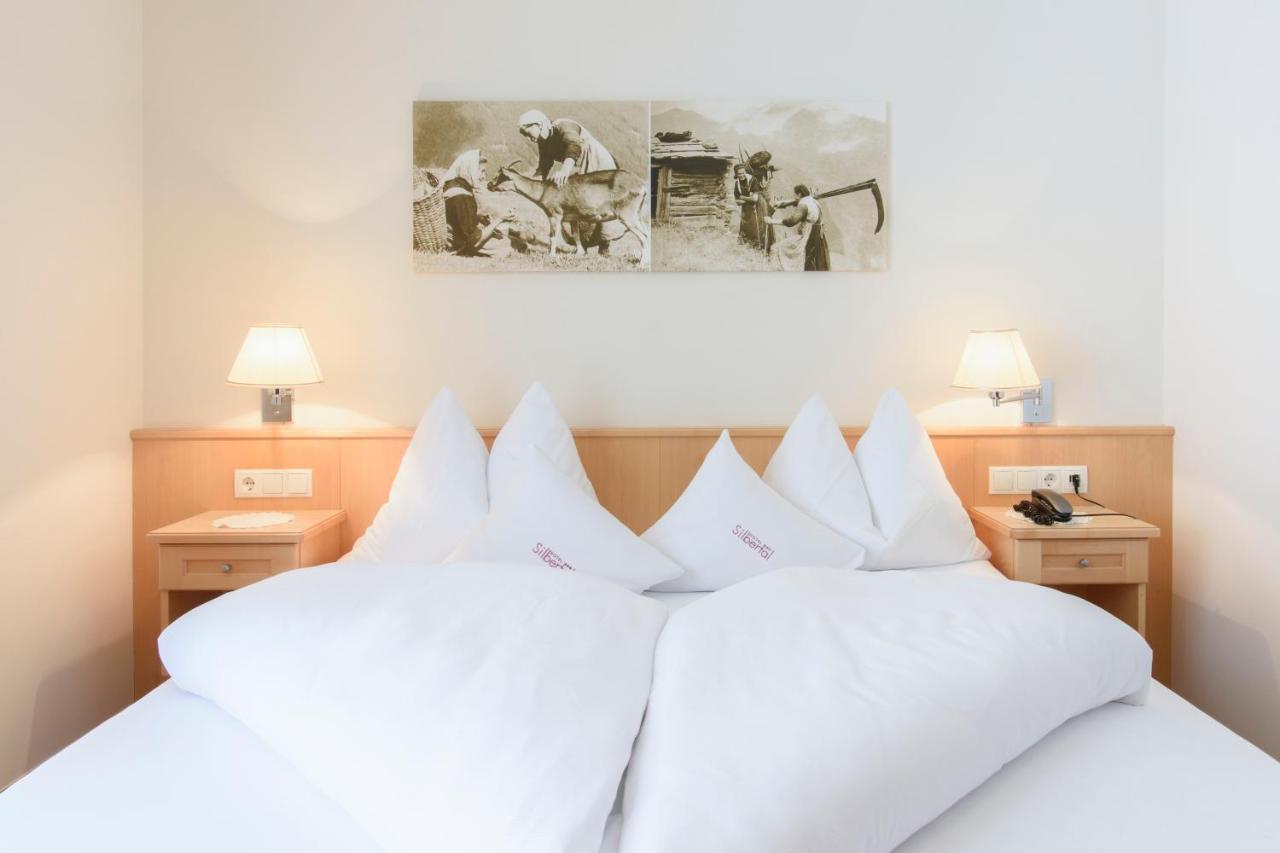 Hotel Silbertal Rum bild